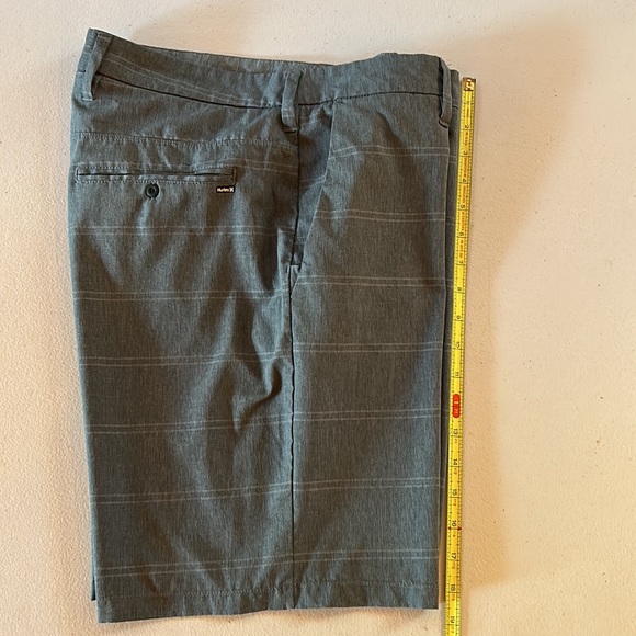 Hurley Phantom Quick Dry Shorts (32) - Picture 2 of 11
